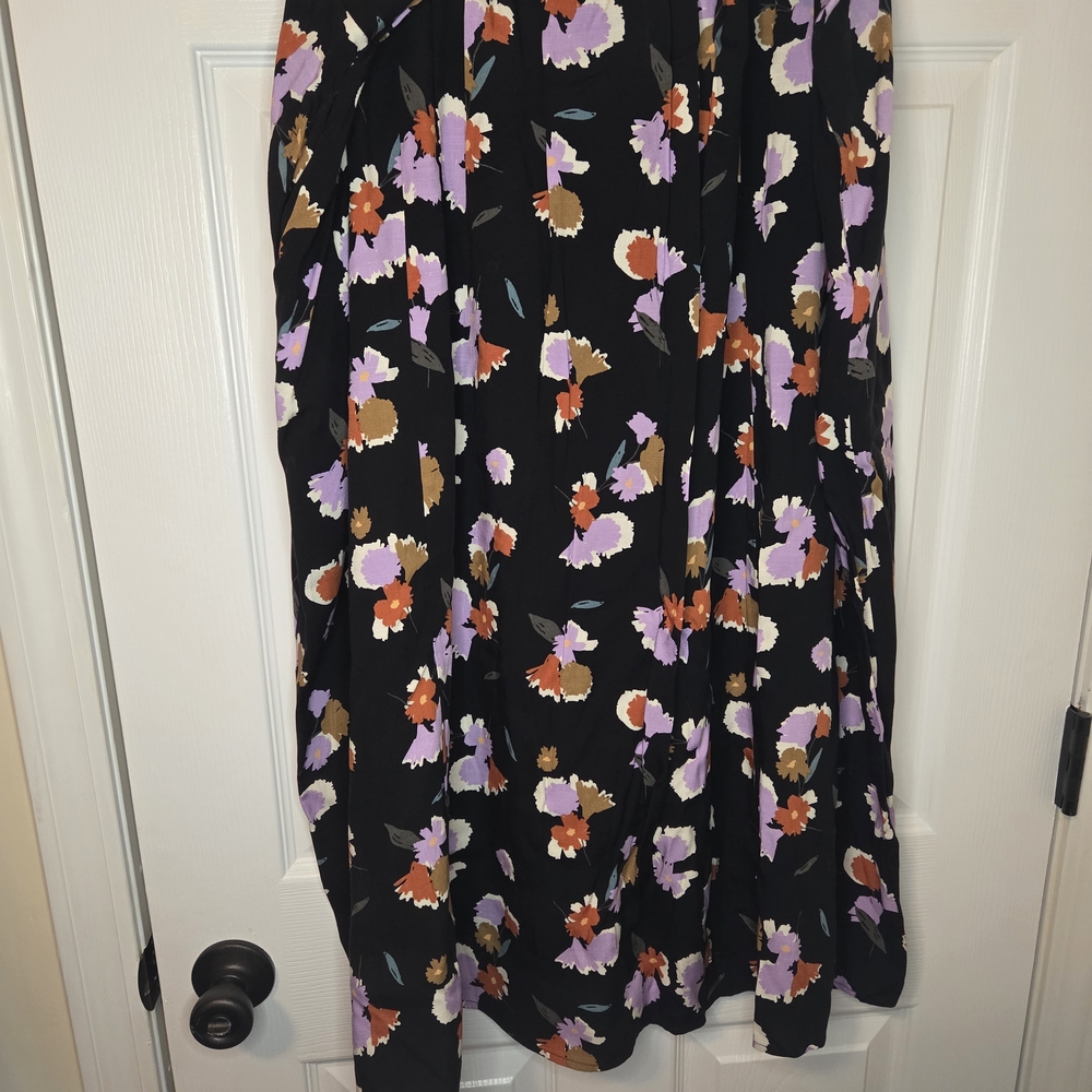 Ava & Viv Black Skirt with Floral Design